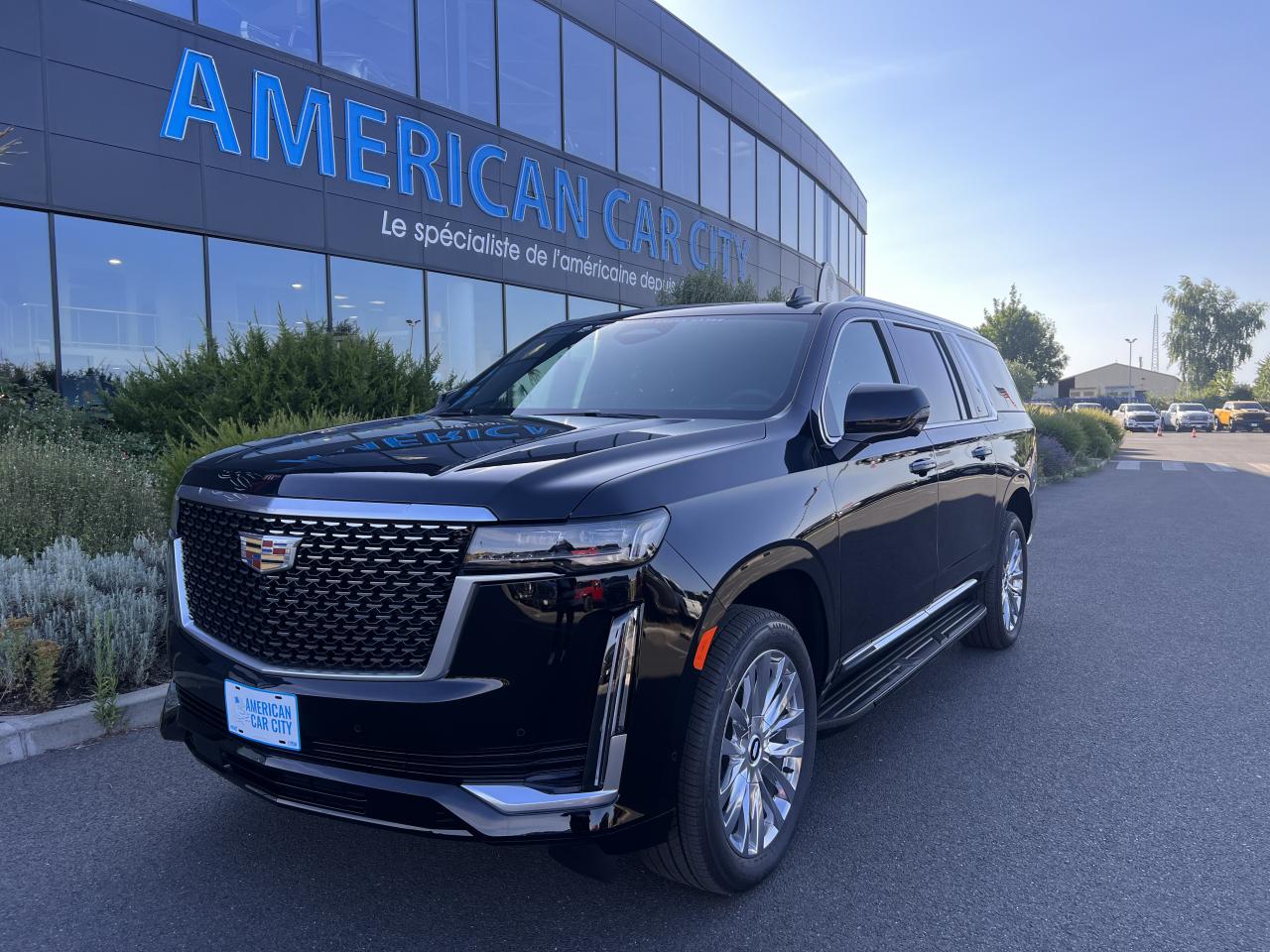 Enorme Cadillac Escalade 2025